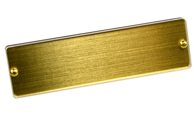 真鍮差し換え名札ＤＸ　70×20ミリ　マグネット留め具