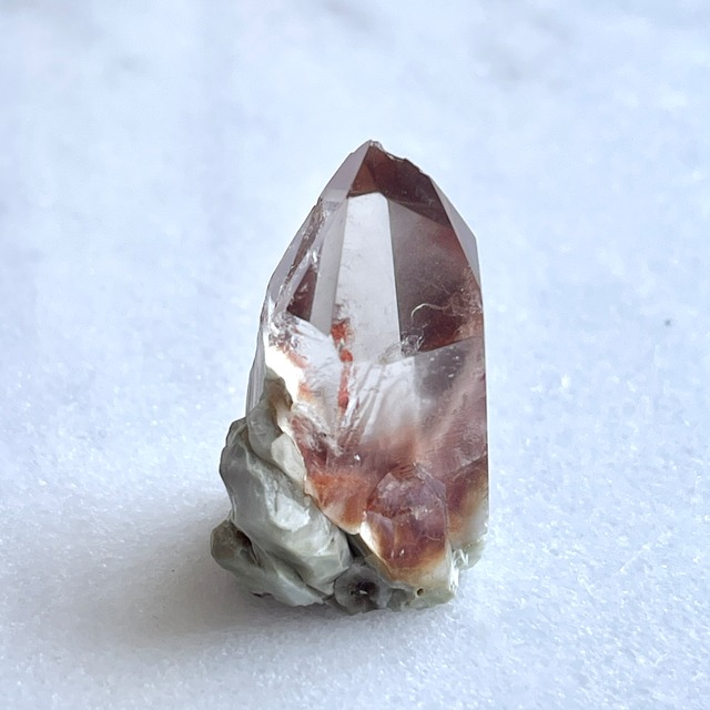 【訳アリ】【レア】【超美石】アンフィボールインクォーツ　原石　ポイント　5302