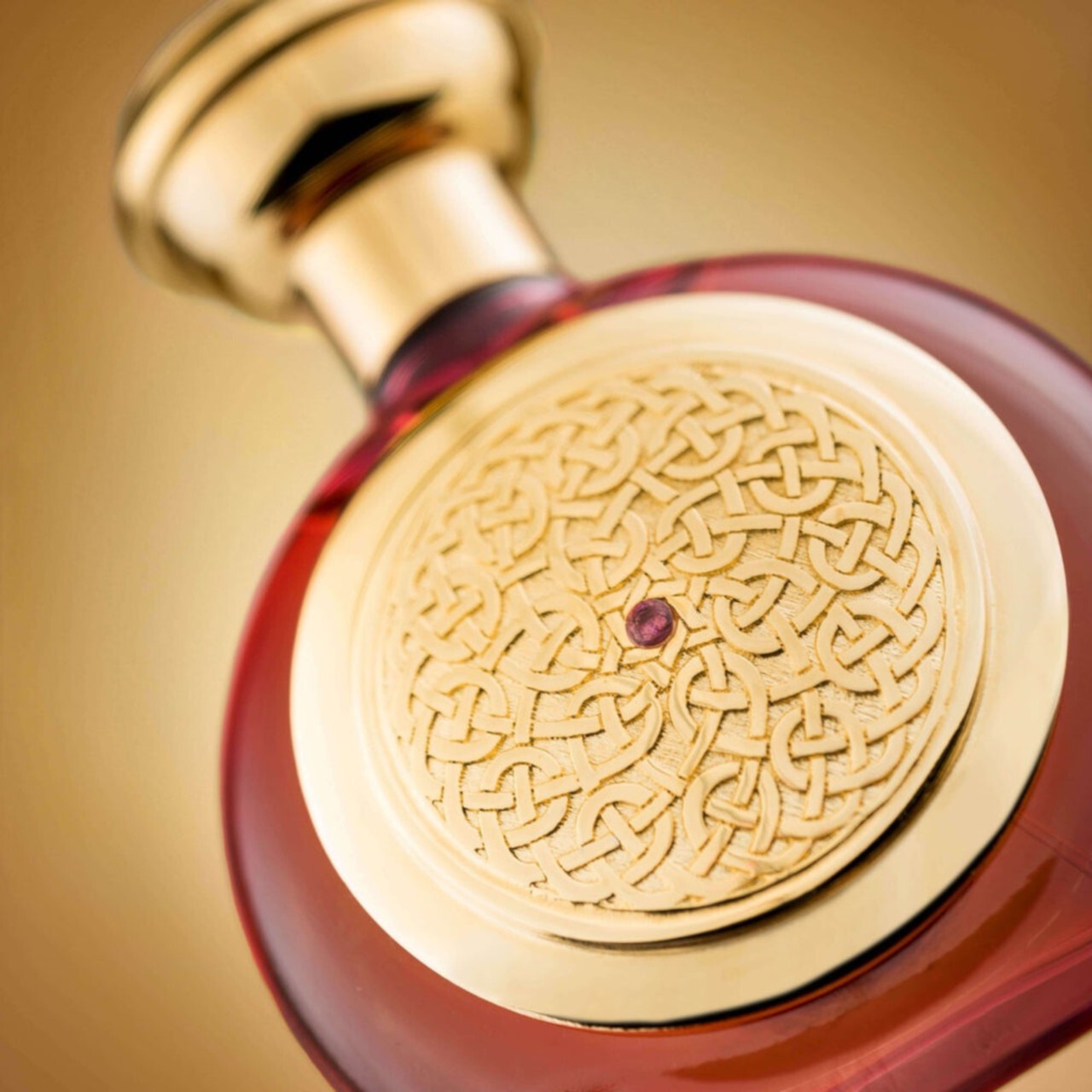 OUD SAPPHIRE｜ブーディカ ザ ヴィクトリアス ピュアパルファン ウードサファイア