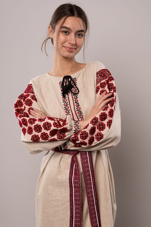 【ハイエンド】ウクライナ刺繍ヴィシヴァンカ・クラシック　手刺繍　麻　レディース・フリーサイズ