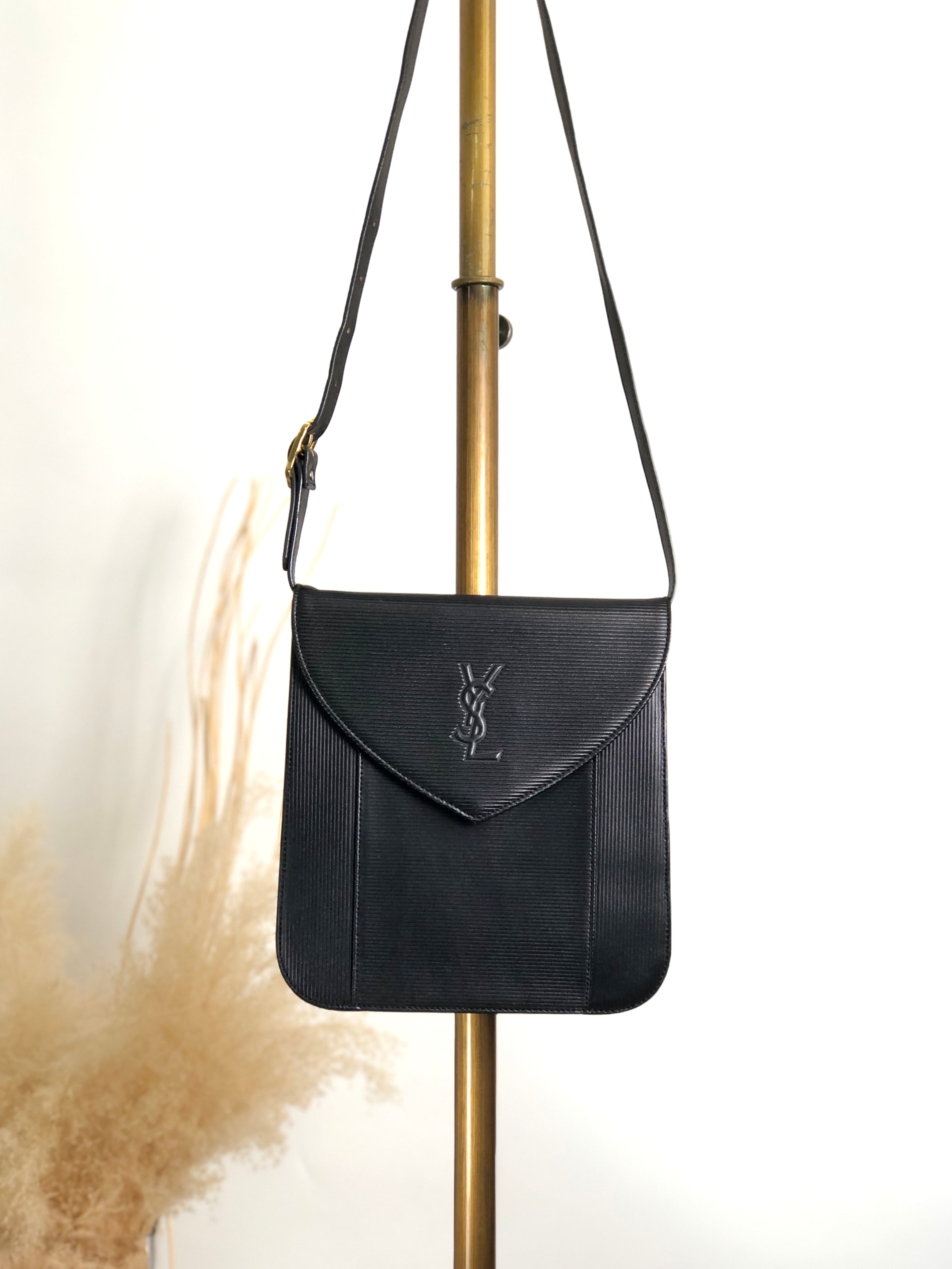 Yves Saint Laurent イヴ・サンローラン ショルダーバッグ ブラック YSL レザー vintage ヴィンテージ オールド 4x4vtu