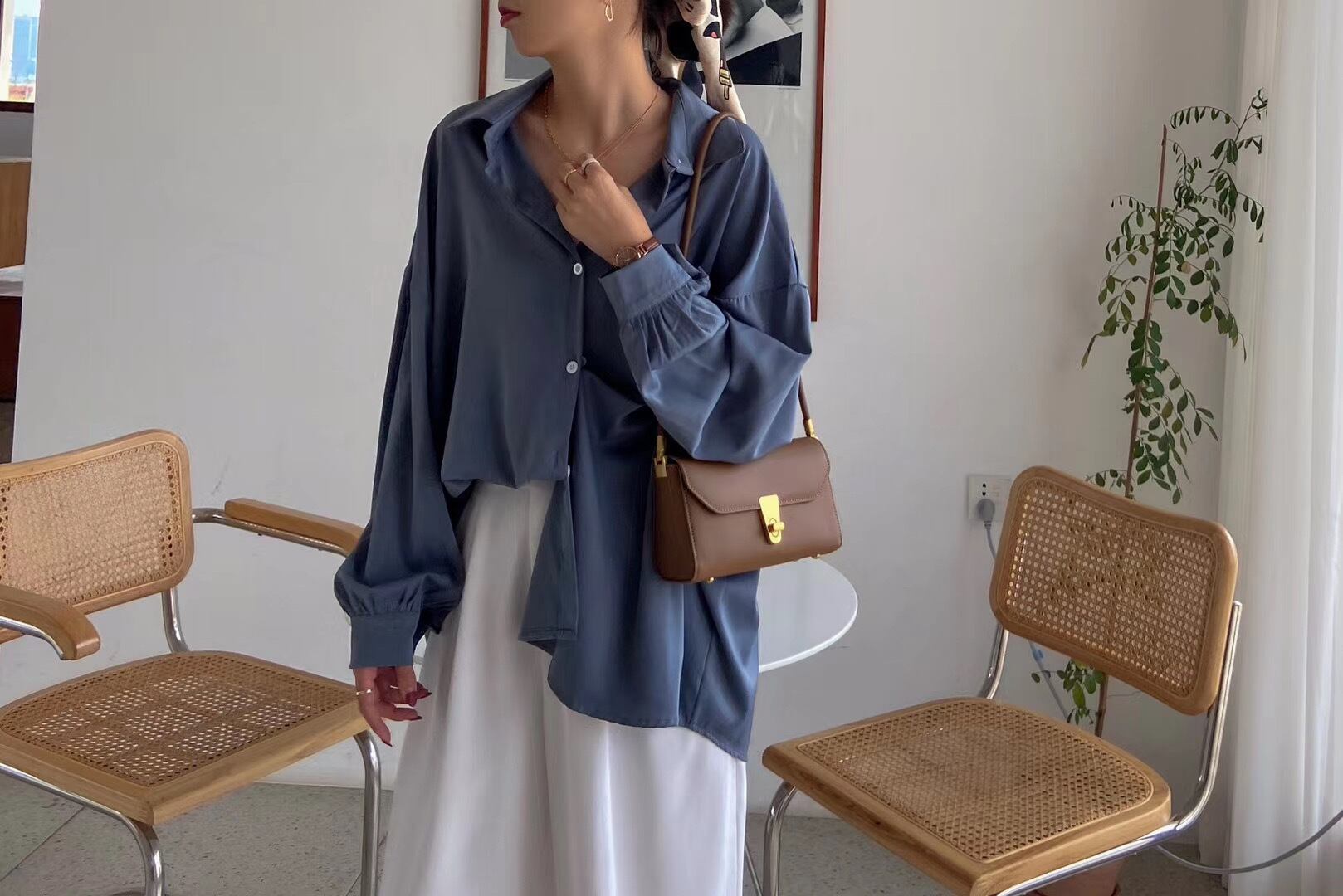 フラップショルダーバッグ