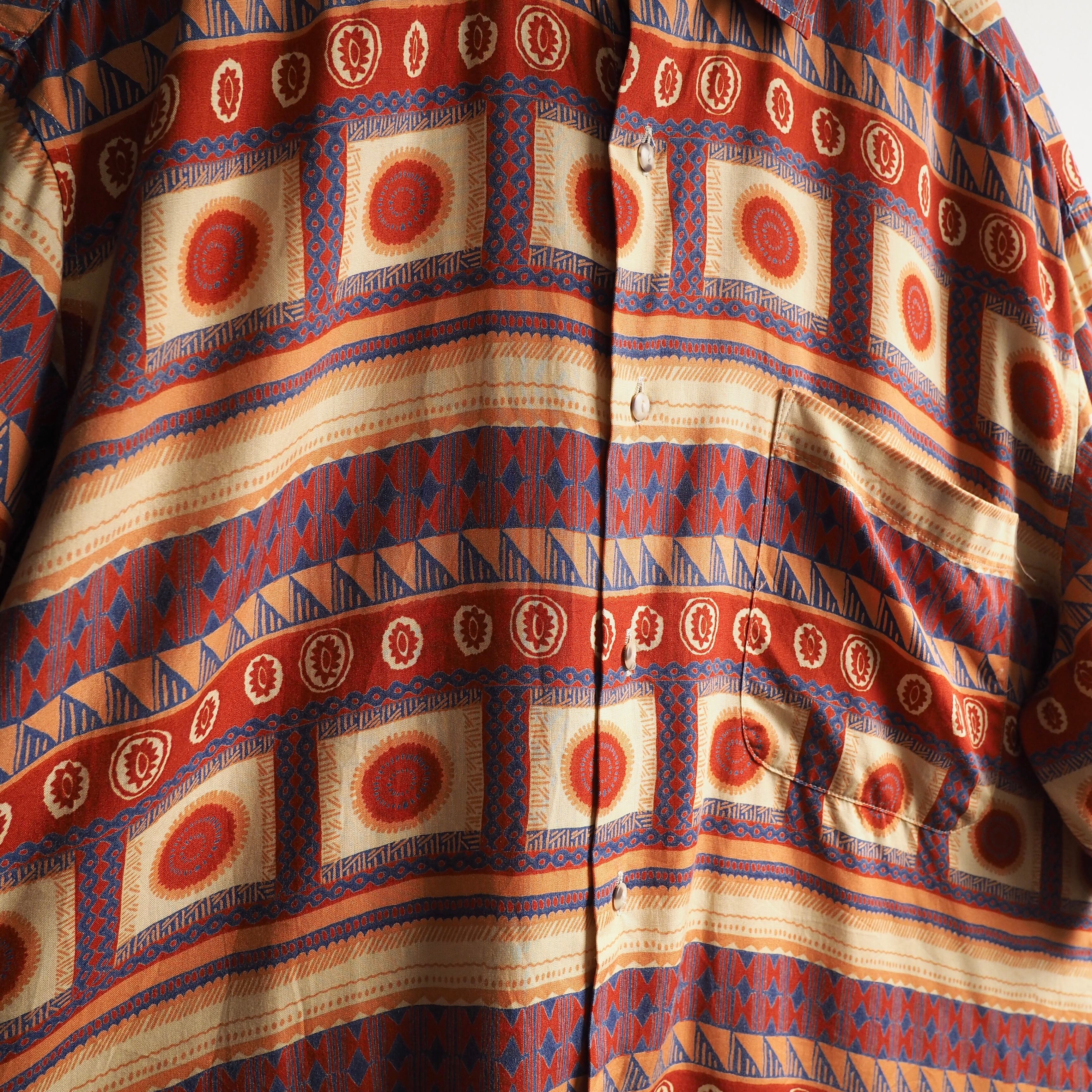 1990s ” Lapas homme ” Calm ethnic pattern vintage Drape loose rayon shirt