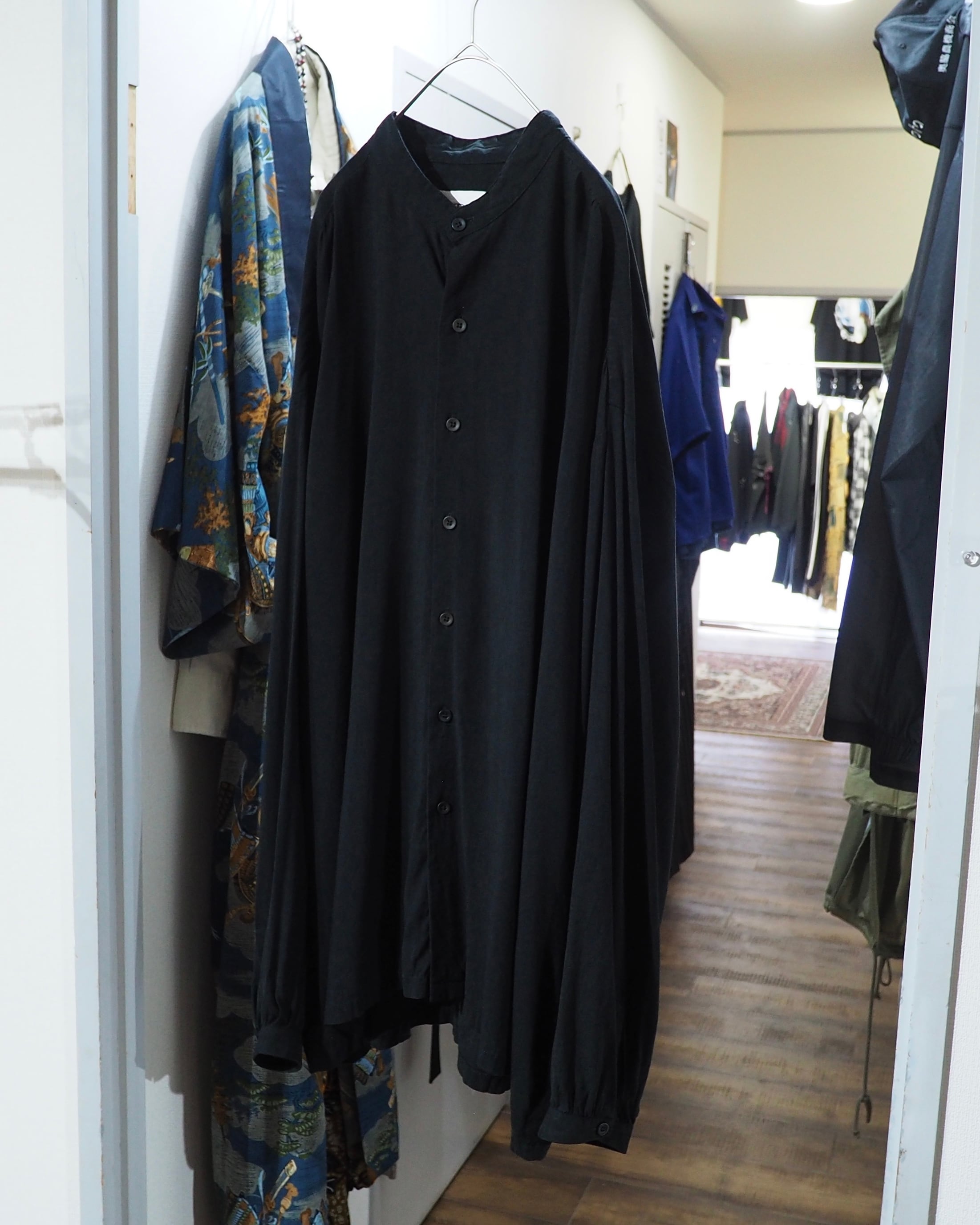 1980s " ANDROS - Special " Black Gather vintage Drape loose No collar Shirt (Made in Canada)