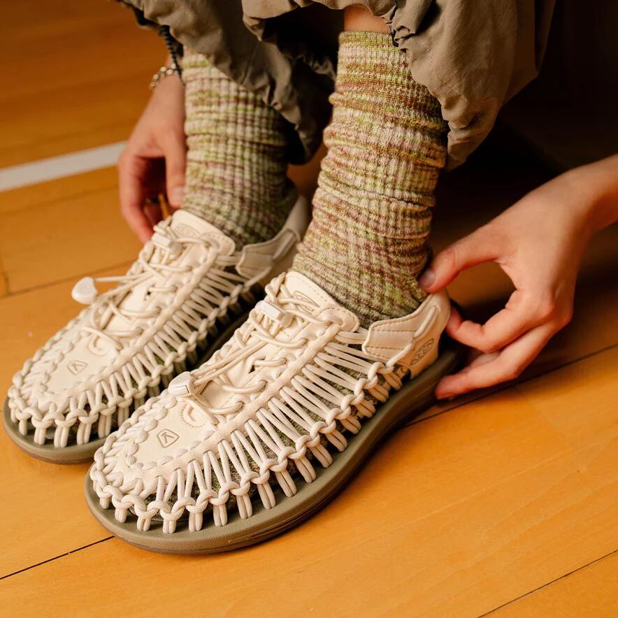KEEN キーン】UNEEK ユニーク ウィメンズ (White Cap/Cornstalk
