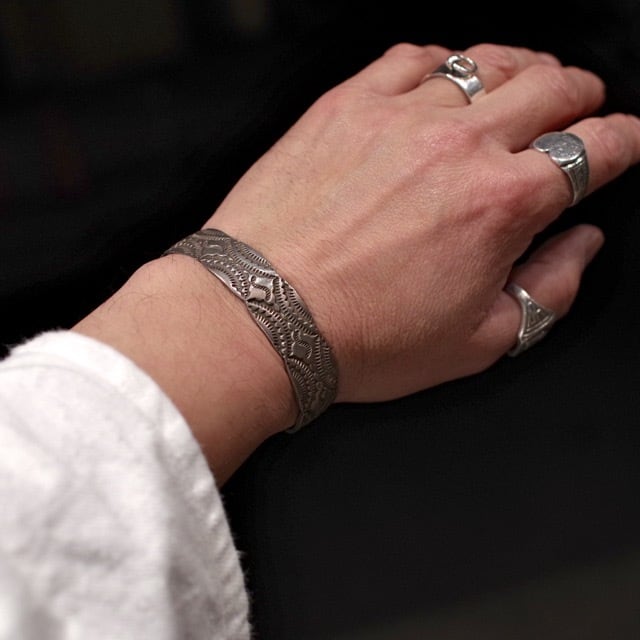 Vintage Sterling Silver Navajo Stamped Bangle / ヴィンテージ ナバホ シルバー バングル /  インディアン ジュエリー