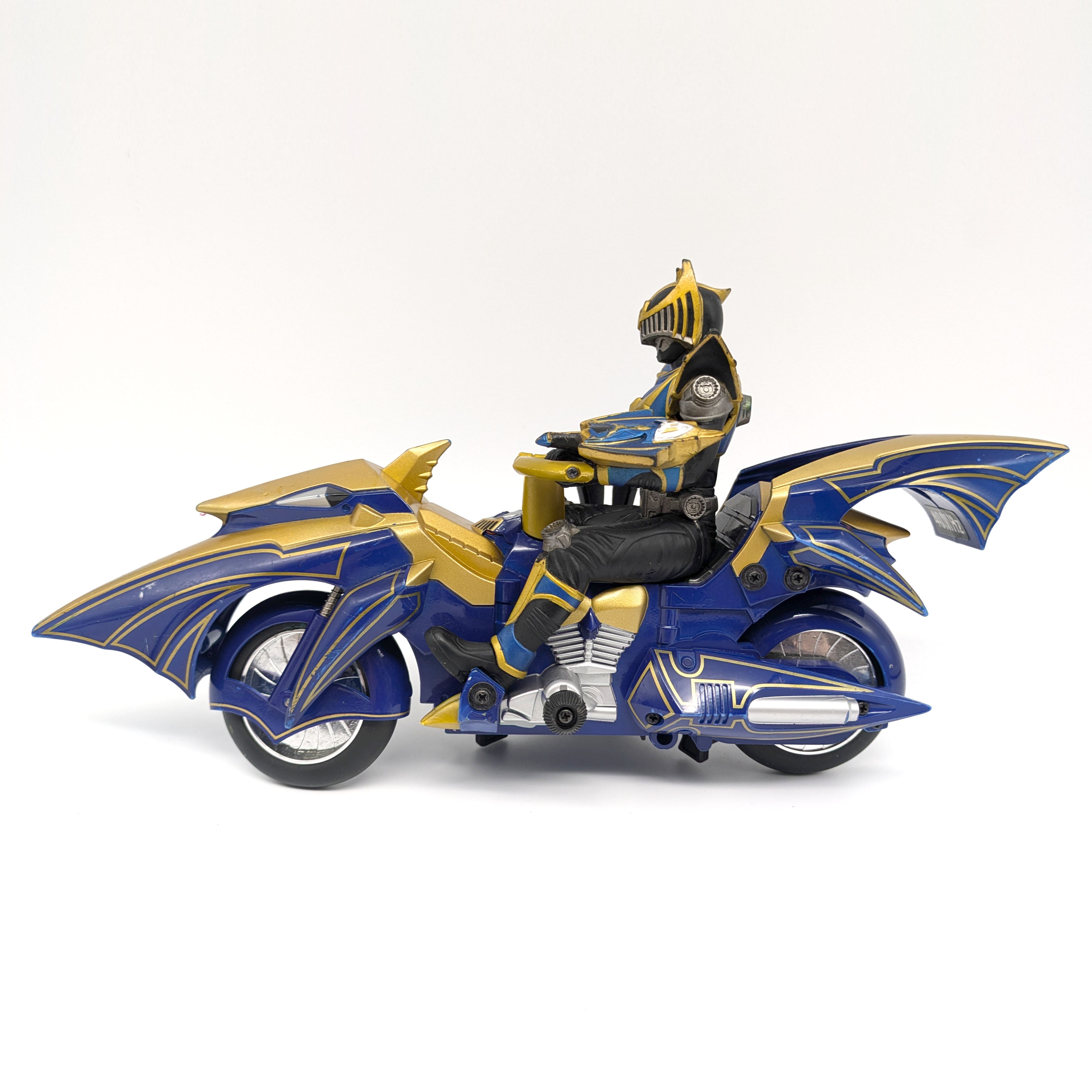 BANDAI(バンダイ)・仮面ライダー龍騎・漆黒の翼 ダークレイダー