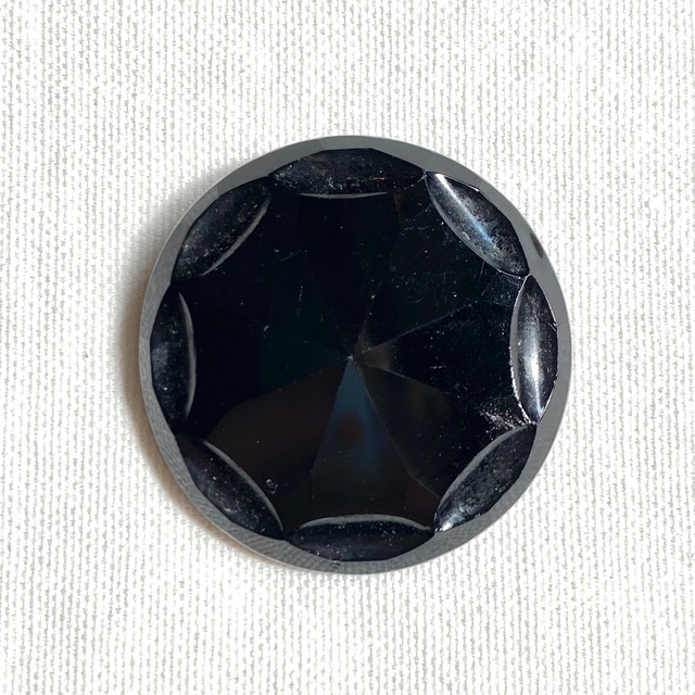 チェコ黒ガラスボタン (放射カット)
