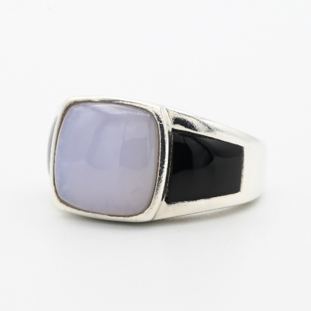 White Agate / Black Onyx Accent Signet Ring #8.5 / Thailand