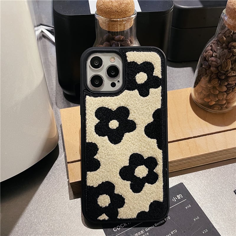 大人可愛い◎ブラックフラワー ニット iPhone16 タオルみたい ふわふわ