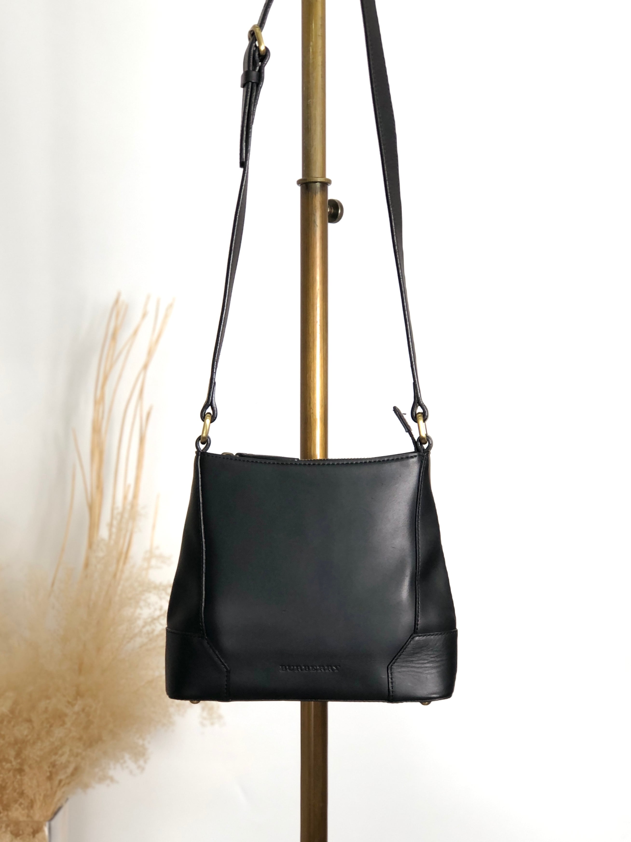 BURBERRY バーバリー ショルダーバッグ ブラック ロゴ レザー vintage