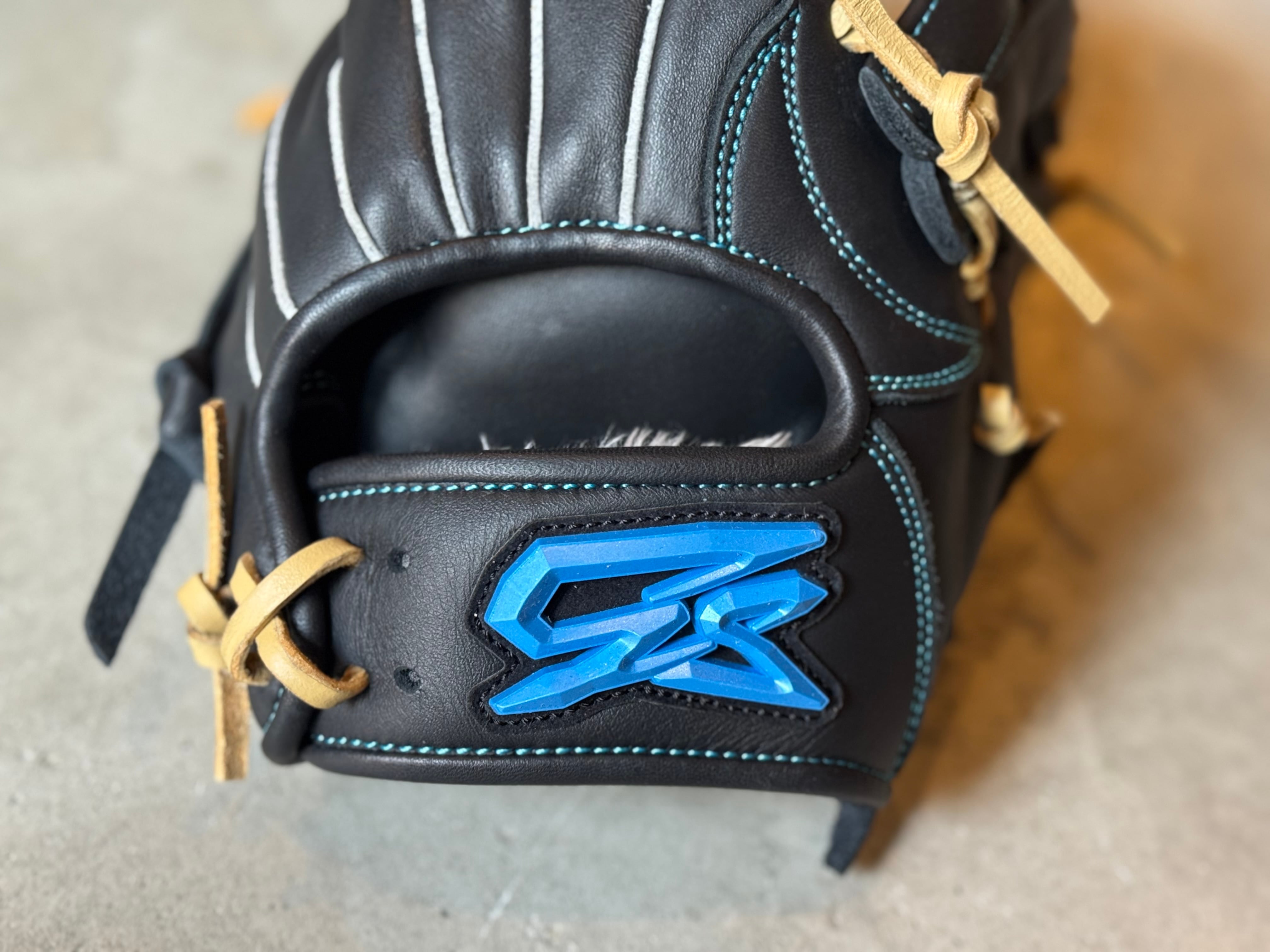 限定モデル【GS】ジュニア用グローブ “L” ブラック×ブルーラベル