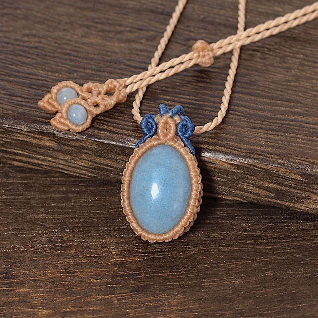 【一点物】トロレアイトのオーバルルースを包んだマクラメネックレスNo.7