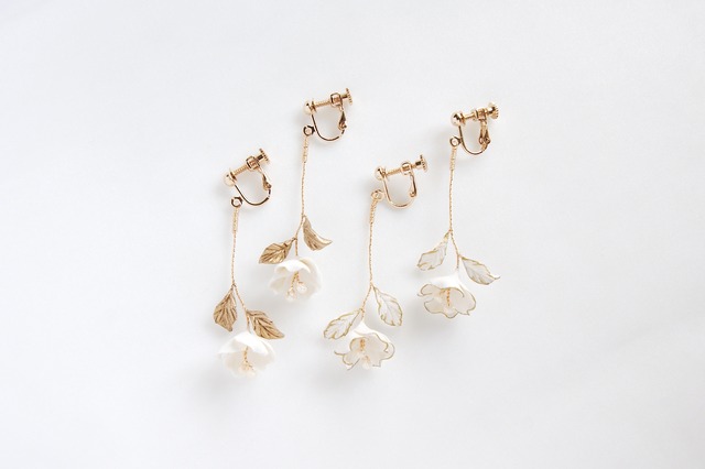 Leni Earrings - Metallic Finish