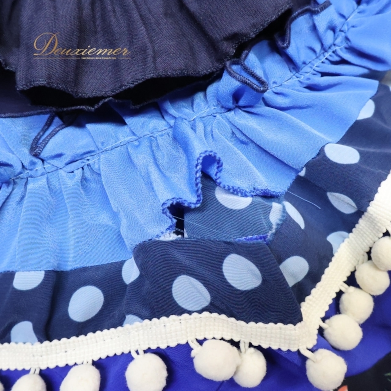 フラメンコ 衣装 ワンピース ドレス ボランテ フリル 紺 水玉 青 レース かわいい ダンス パーティ 発表会 舞台 ネイビー系 大人用 かわいらしい フリルデザイン おしゃれ 目立つ 柄物 舞台衣装 フラメンコドレス レディース ステージ衣装 クラシック 踊り コスチューム