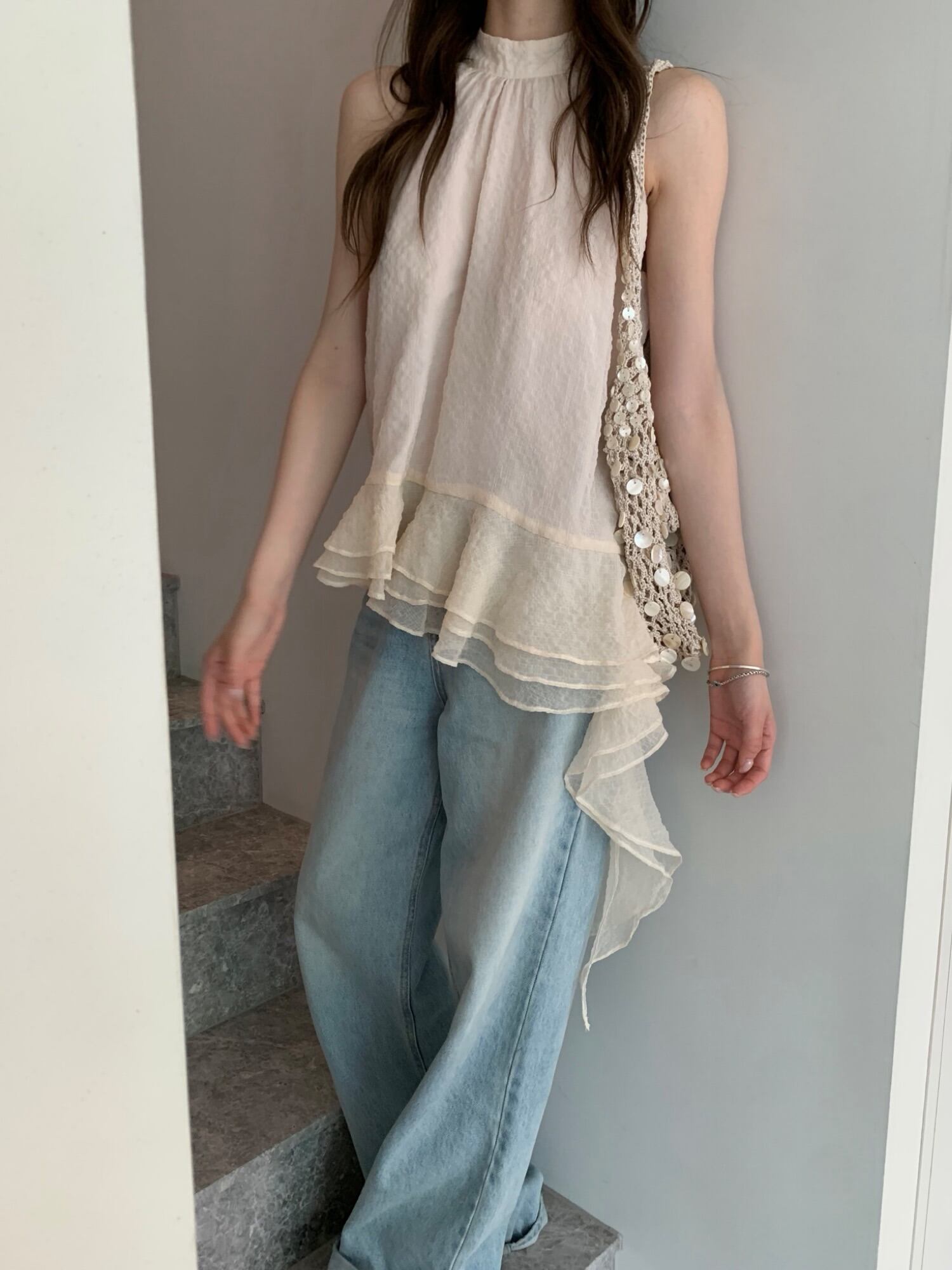 (予約)poster / Swan Halter Blouse / 2color