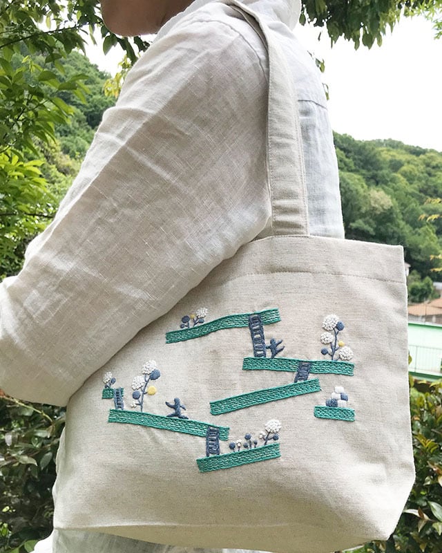 ナチュラルリネンの手刺繍トートバッグ「ハシゴをのぼったら