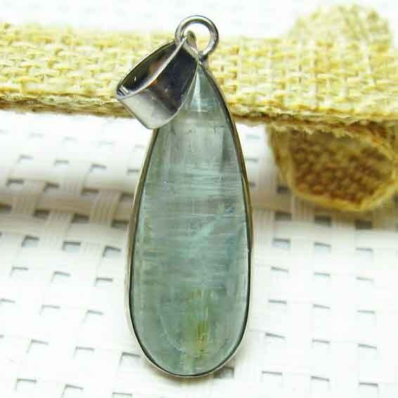 カイヤナイト ペンダント [M便 1/20] 112-631