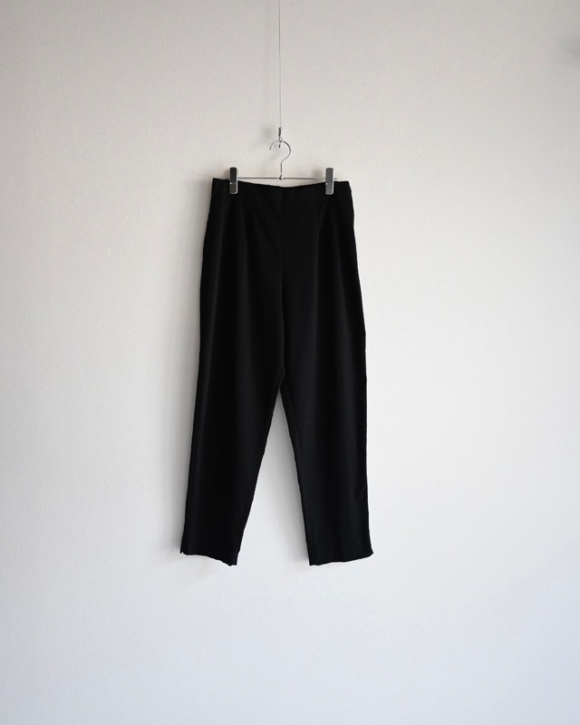 black simple pants