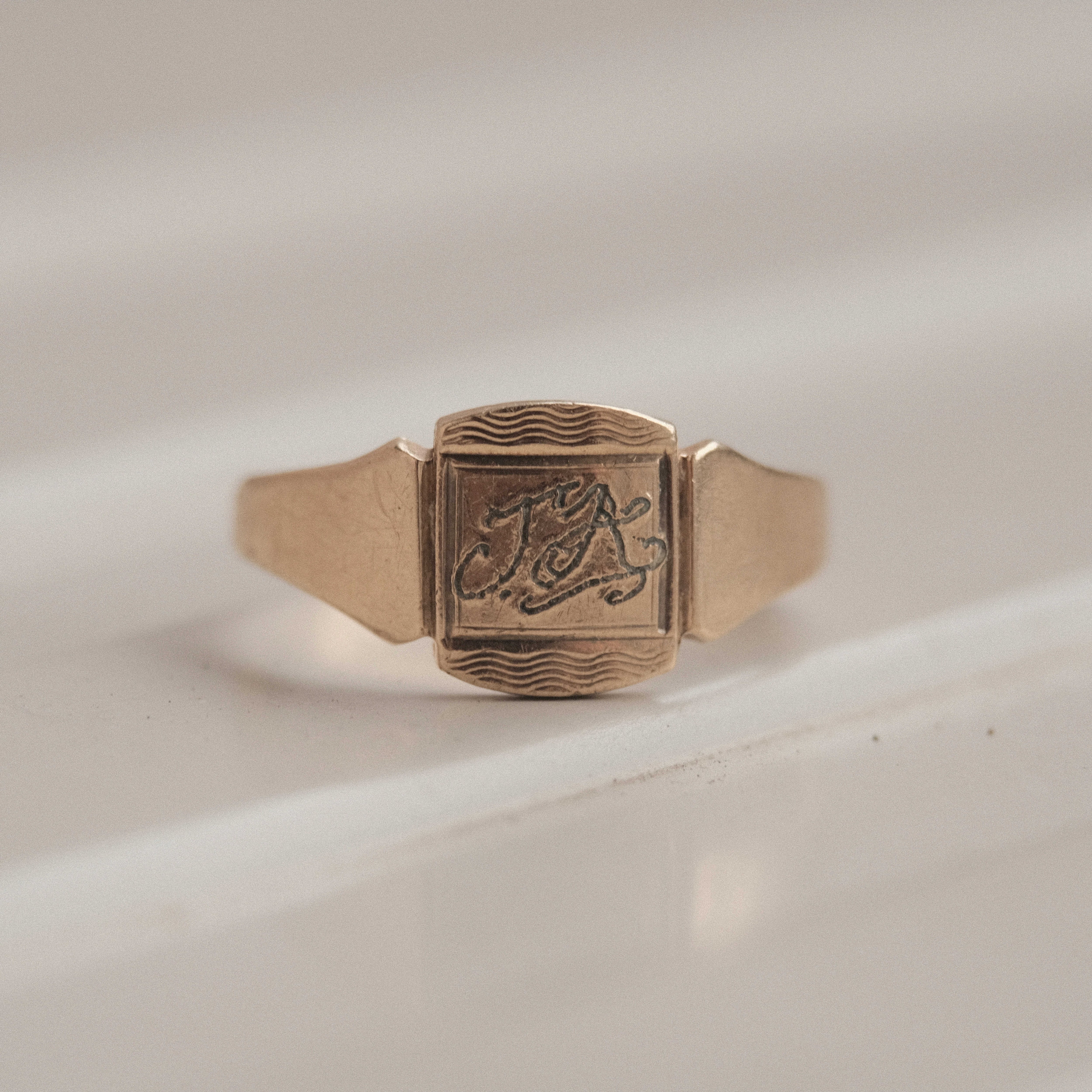 Gold Ring | H2 Vintage