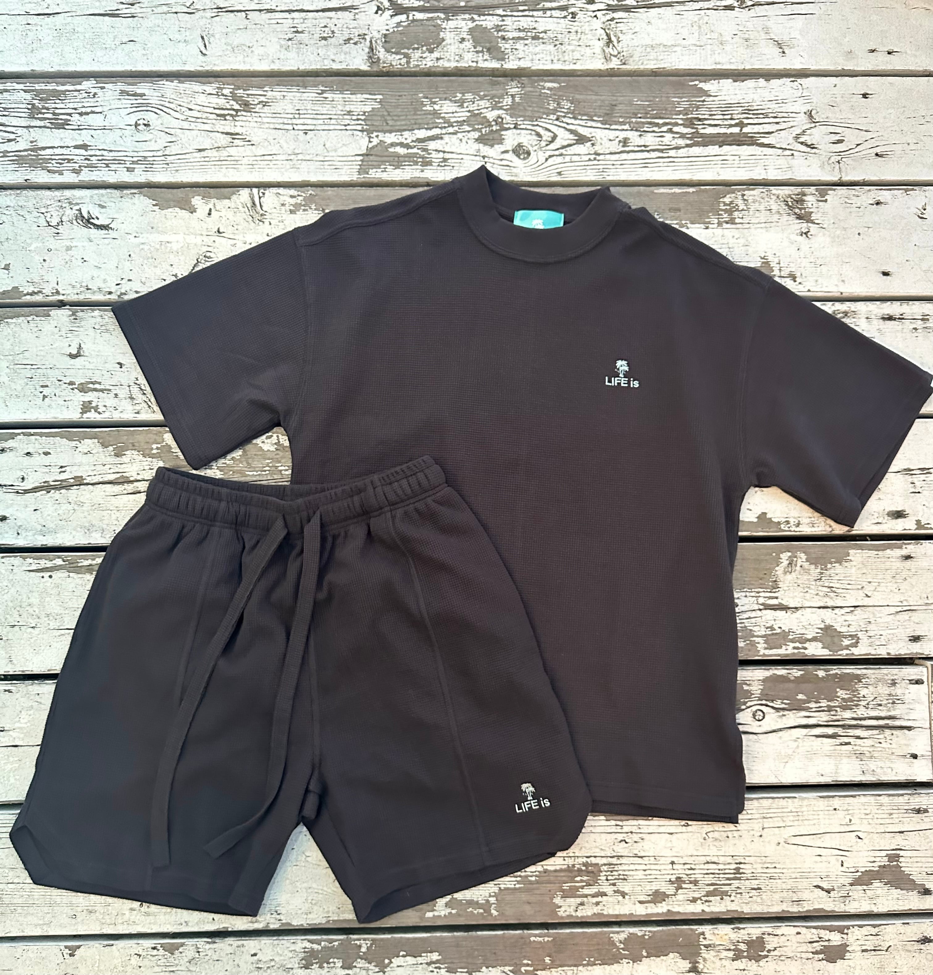 LIFE is 刺繍ワッフルセットアップ¥18,000+tax(¥19,800)