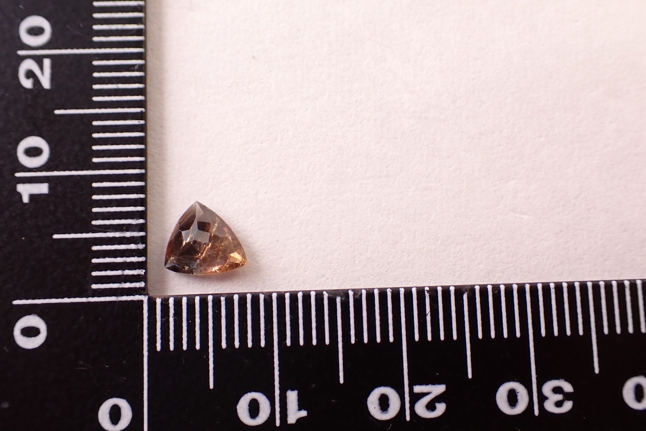 アキシナイト　0.74ct　[C10‐320]