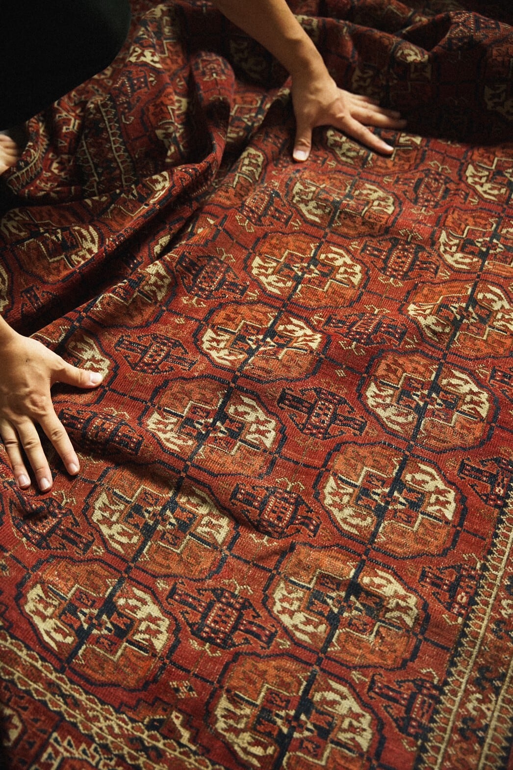 807 -Antique Turkmen Tekke rug | 手織りのヴィンテージラグ専門店