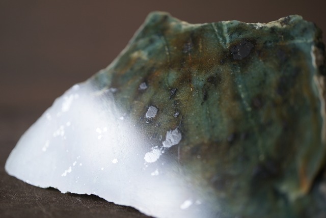 ブラジル バイーア州産サーペンティン（蛇紋石）Serpentin 1071