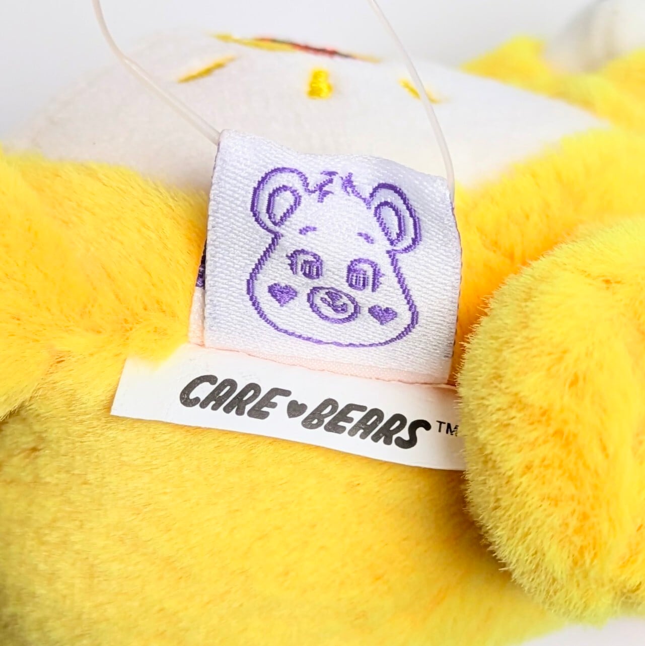 【 Care Bears（ケアベア）】 『 Funshine Bear ファンシャインベア 』ぬいぐるみキーホルダー / plush keyholder〚アメリカン雑貨 アメトイ〛