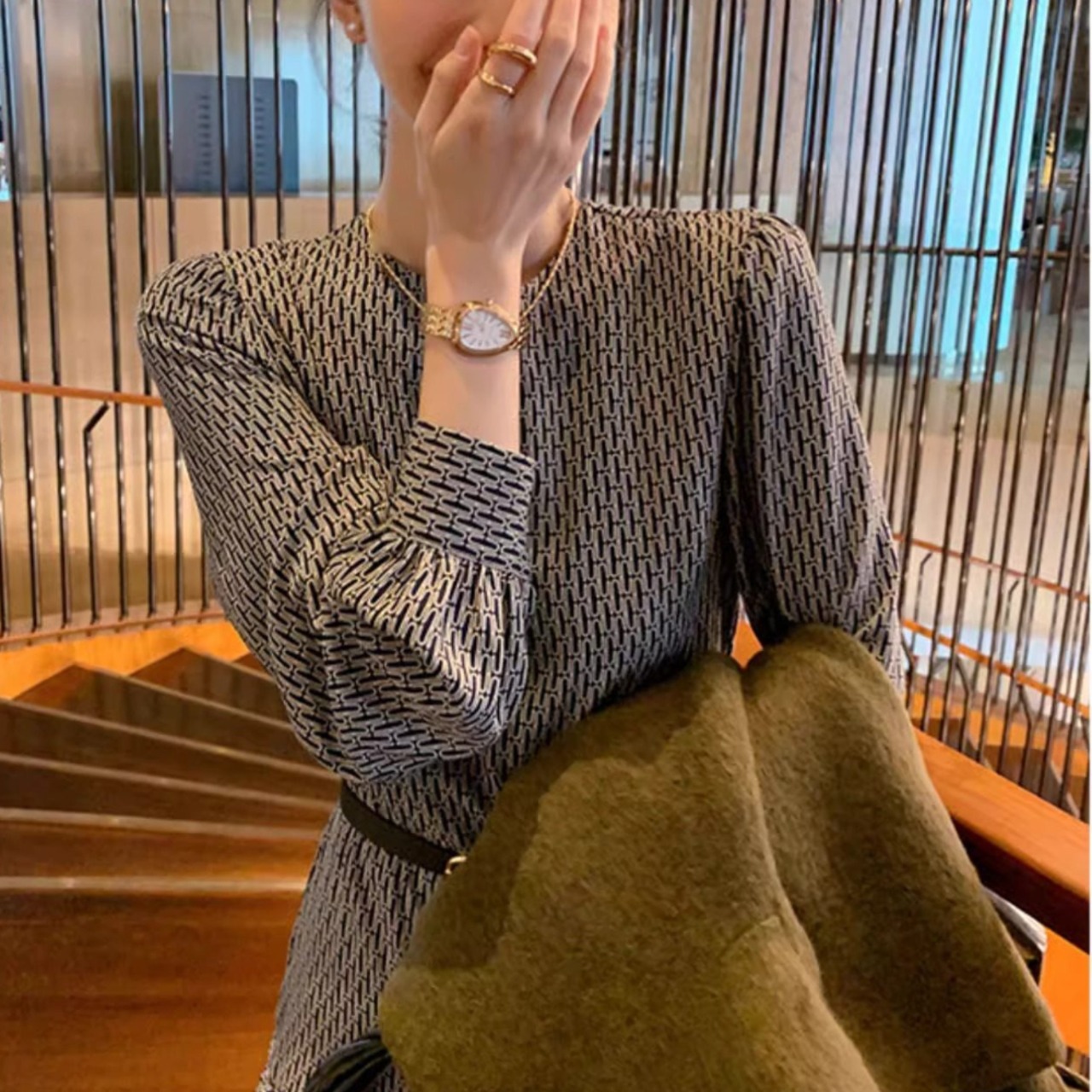 ジオメトリック柄 プリーツ ワンピース W01420