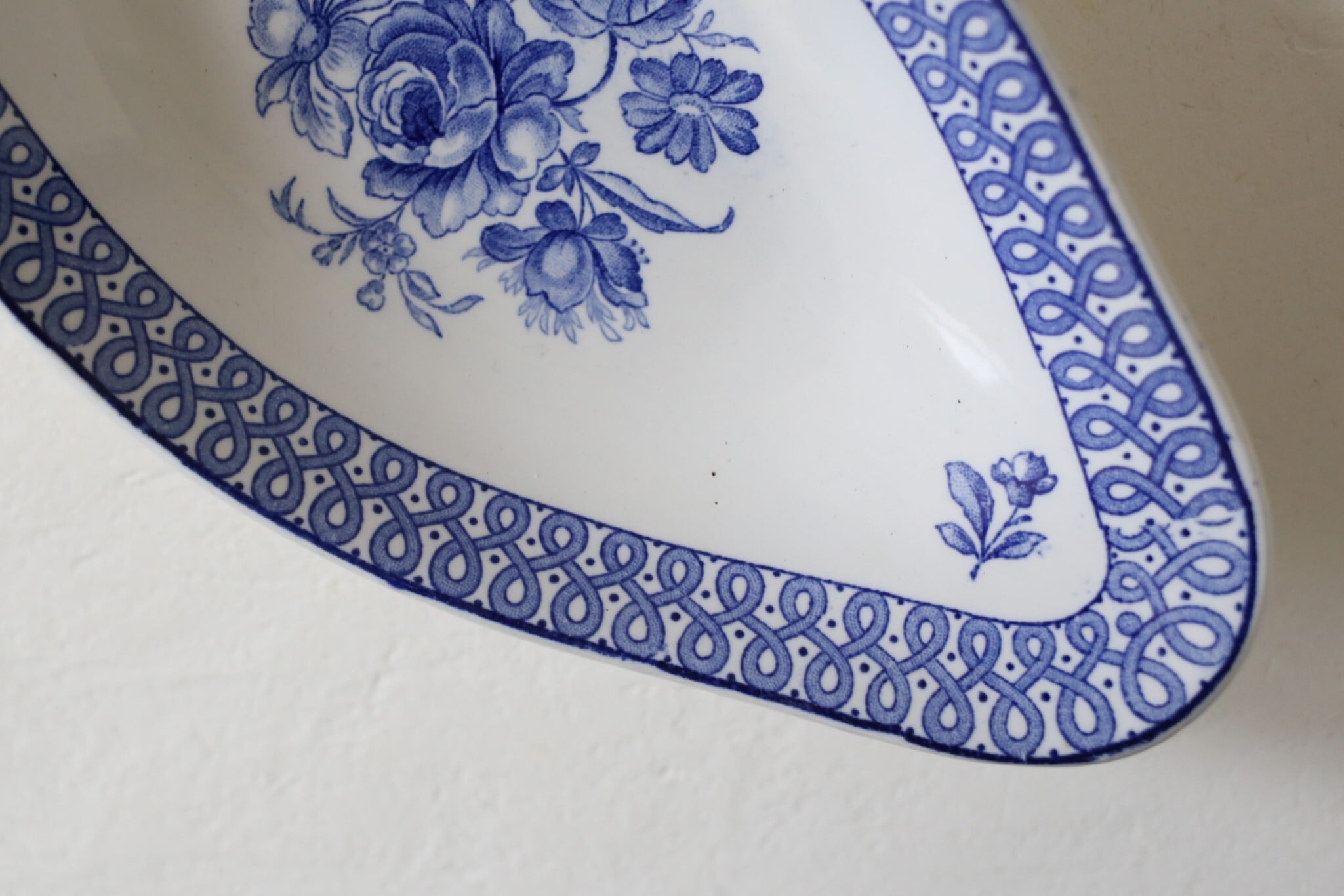 フランスのサルグミンヌのラヴィエ フランス アンティーク SARREGUEMINES サルグミンヌ 『HELSINGÖR