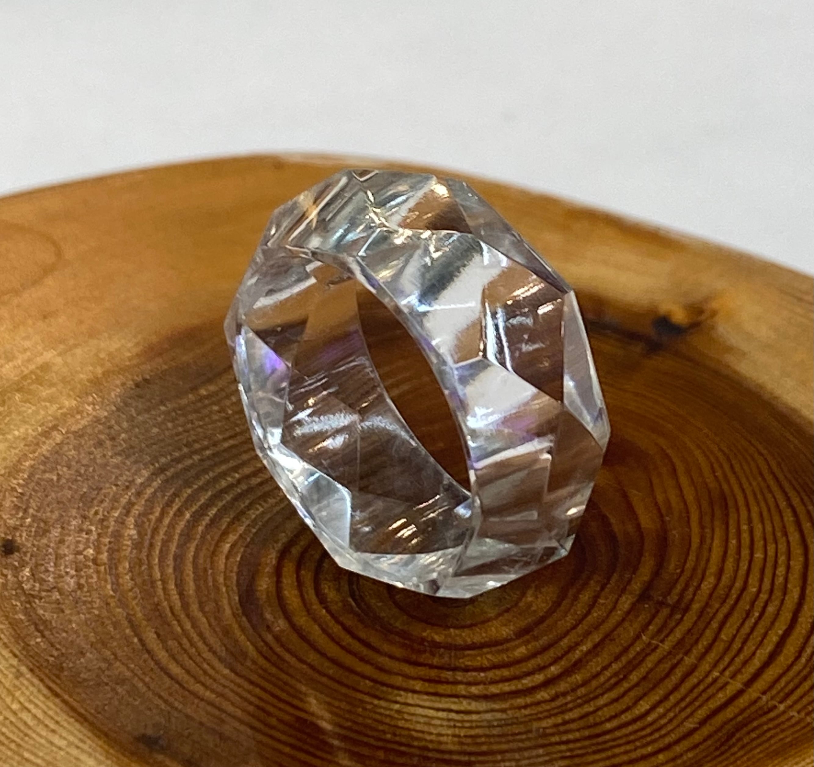特選！宝石質モルダバイトピアス 4mm 本物保証 激安卸価格 | 水晶