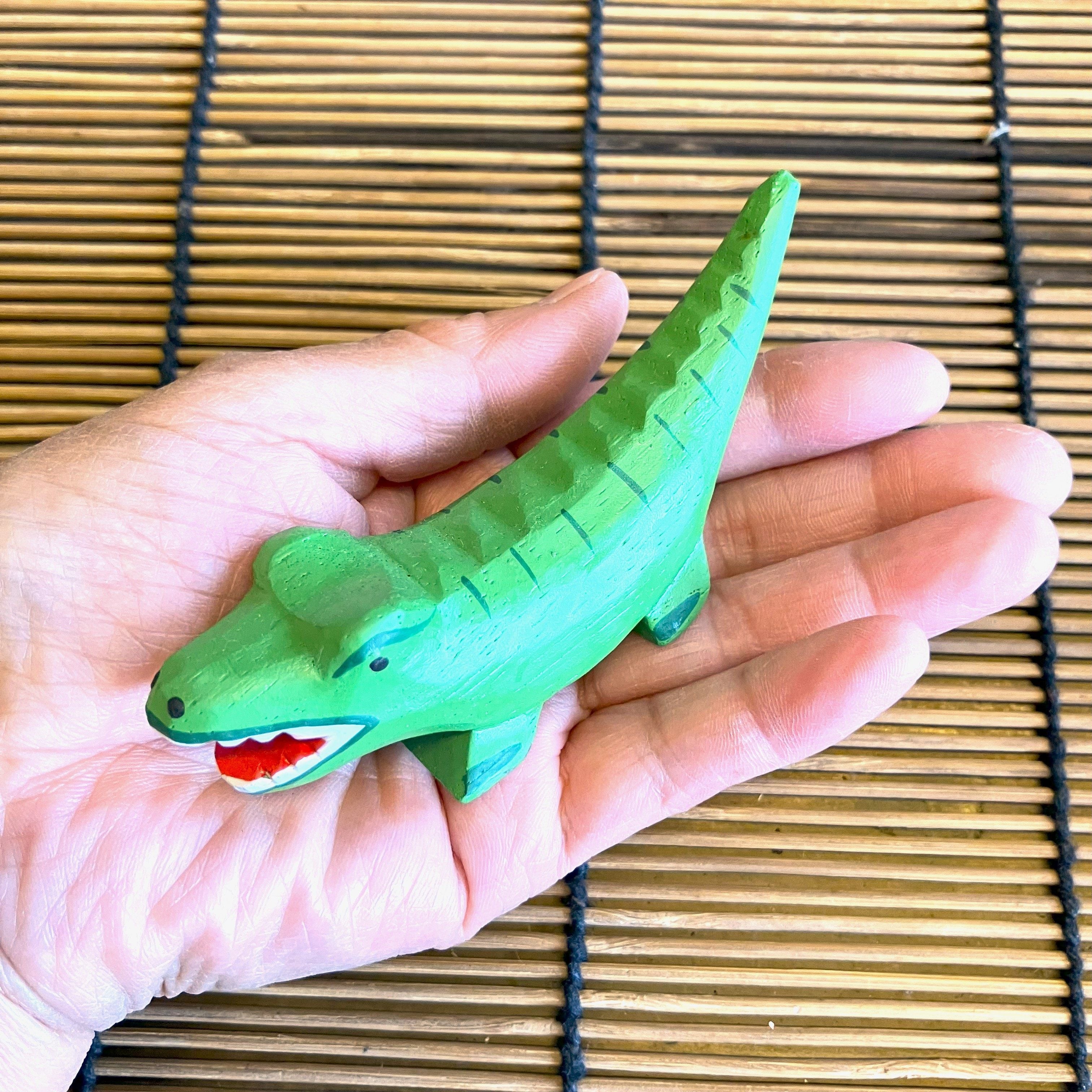 ワニ 置物 木彫り 可愛い ミニ オブジェ 動物 アニマル | ten6duca