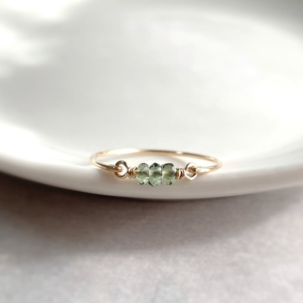 モルダバイトの指輪