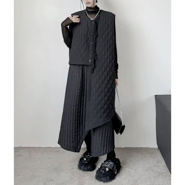 Asymmetrical quilted vest C0520