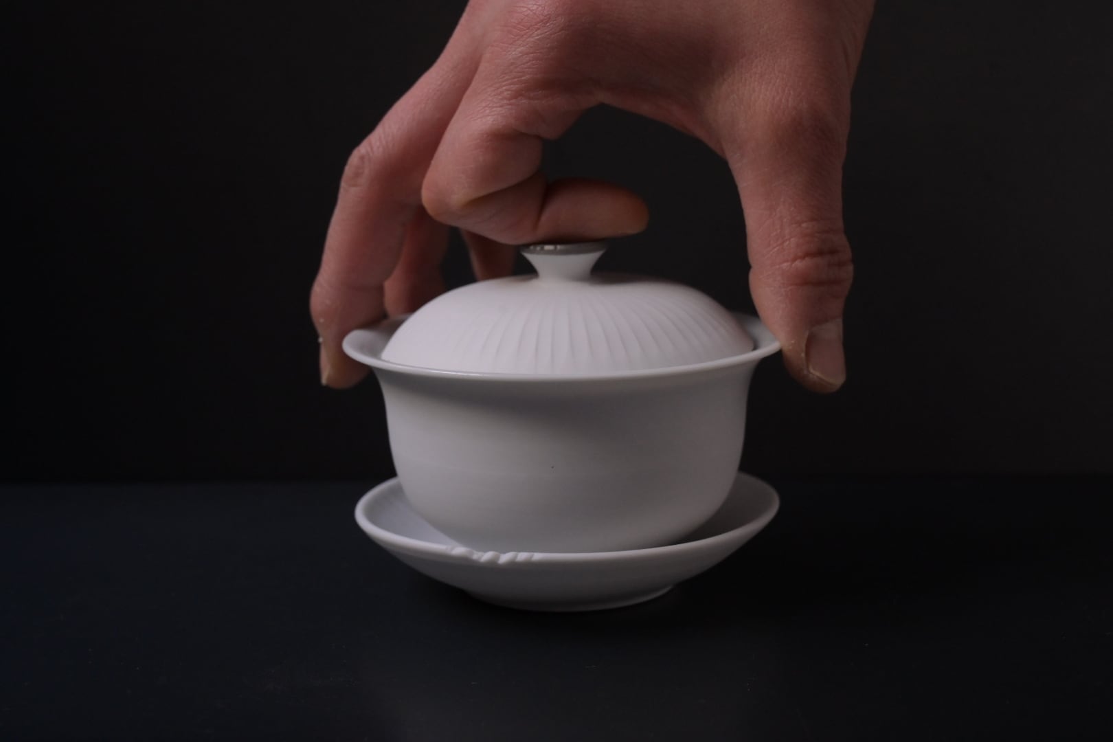 小林千恵 白磁 蓋碗 中国 茶器 小林千恵 白金虫食い蓋碗 | 鎌倉倶楽部 茶寮