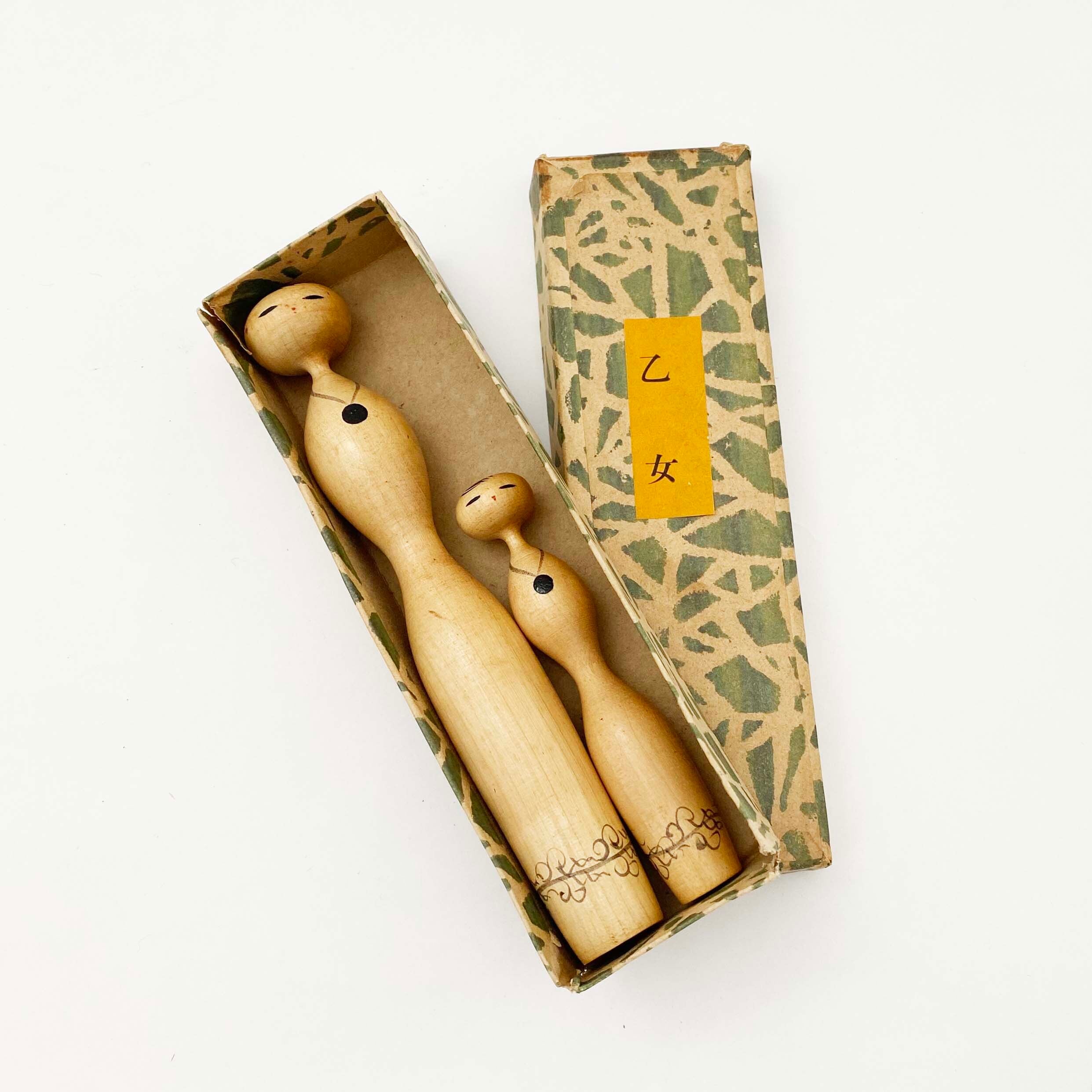 昭和の新型こけし木地玩具（乙女カップルセット）