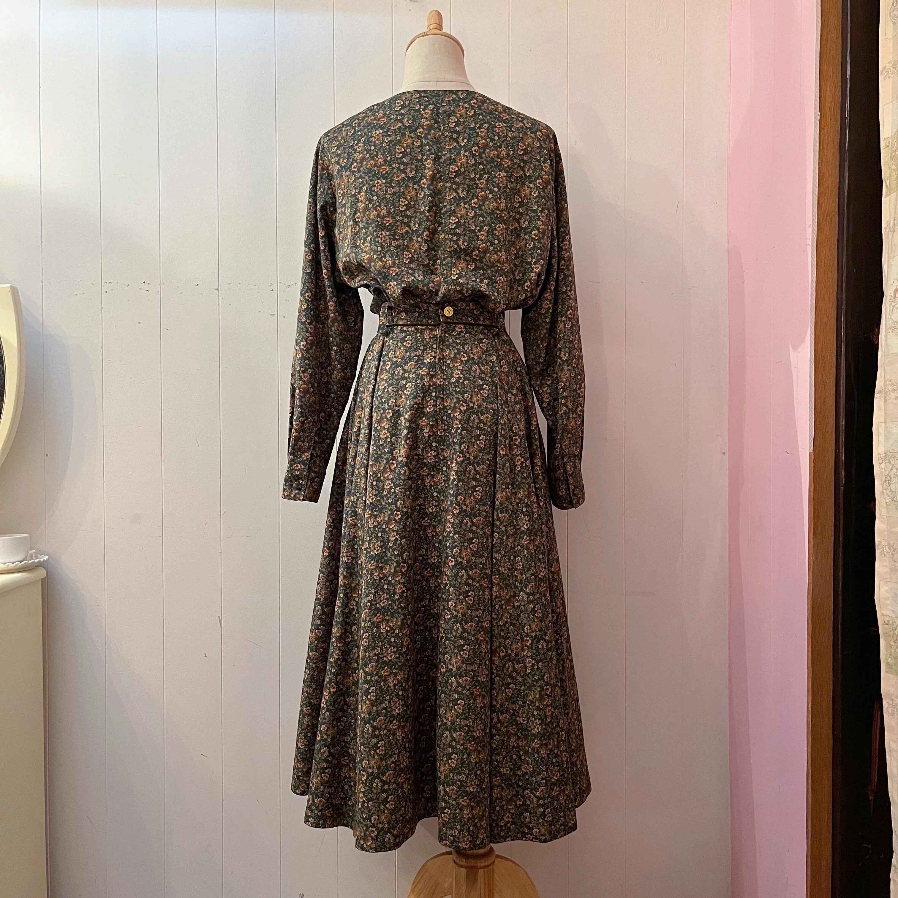 green mini flower set up