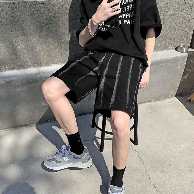 【予約販売】ハーフパンツ メンズ シンプル ブラック ストライプ柄 カジュアル きれいめ スタイリッシュ こなれ感 お洒落 韓国 トレンド 春 秋 夏 M/L/XL/2XL