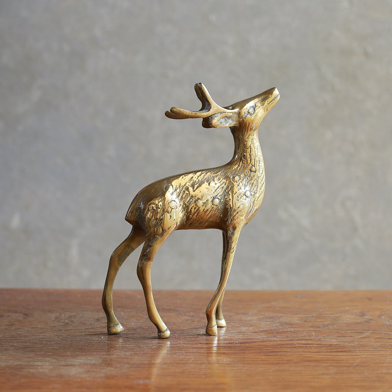 空を見上げる、真鍮のシカ 1 | 木と、輝と。| 一点もの ヴィンテージ