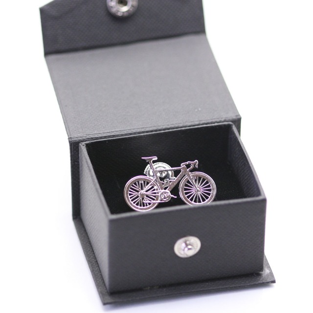 自転車ピンバッチ・ピンブローチ・ジュエリー【シルバー925】ロードバイク型　細部まで極限再現　ロック付き薄型キャッチで落としにくい　ゴールド・プラチナと同じラインで製造　自転車記念品に