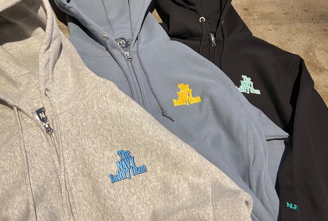 TRIANGLE LOGO ZIP HOODIE