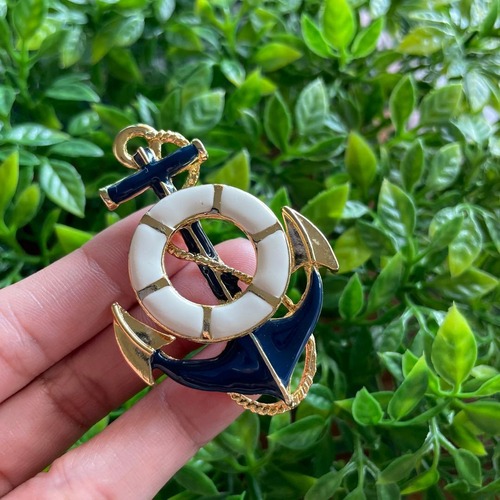 ペンダントブローチ