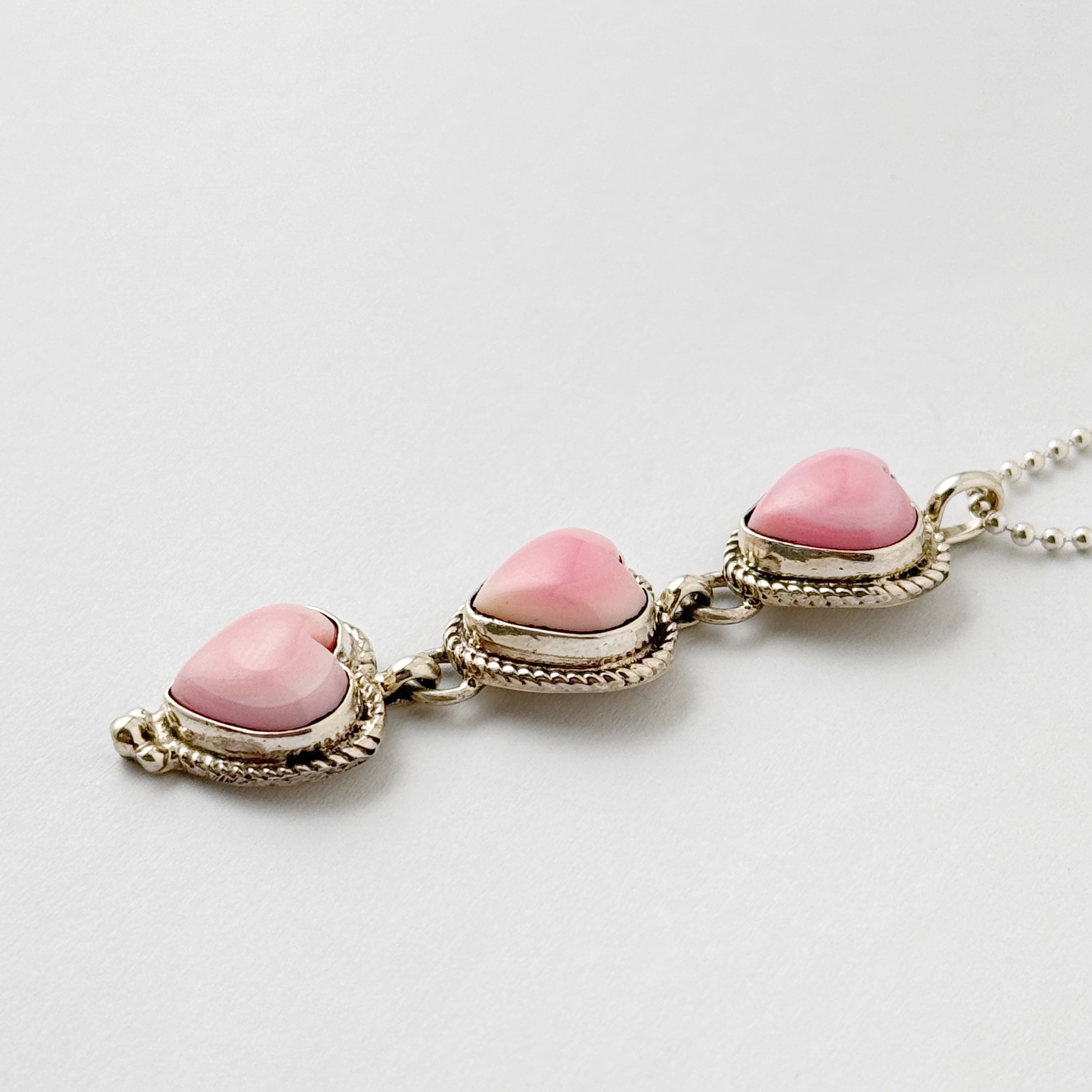 Indian Jewelry》 3連 ハート コンクシェル ペンダント ネックレス