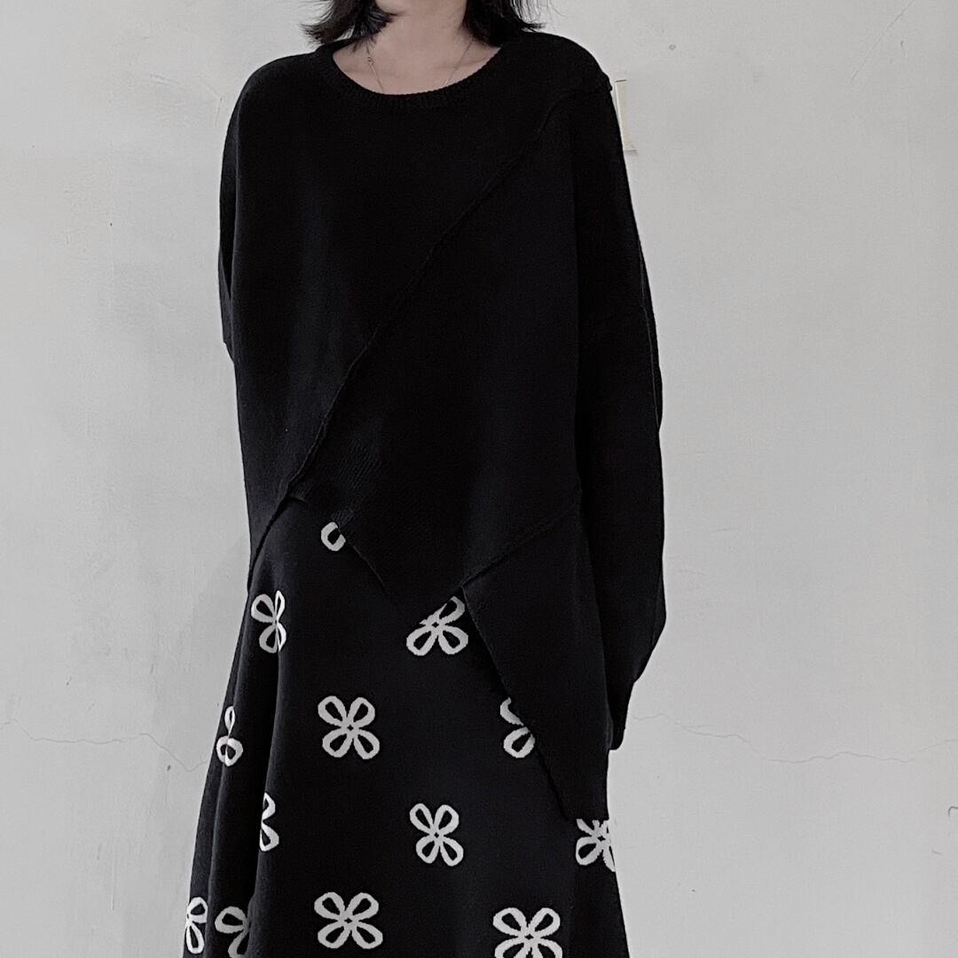 Twill stitch irregular sweater andmotto