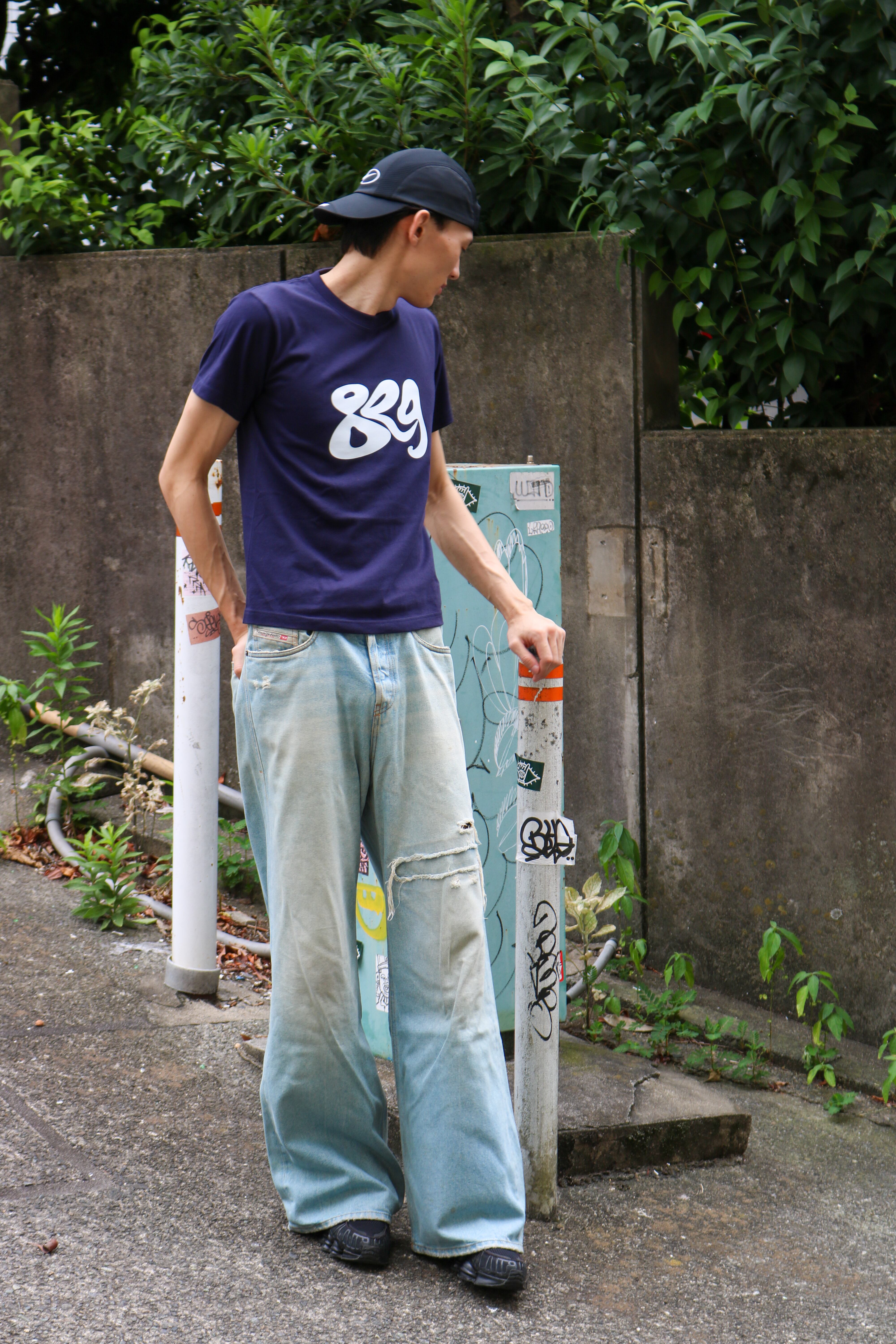 8eg sticker t-shits 'navy' | 8e greedy