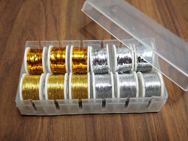 Oval & Flat Tinsel Box of 12 Small Spools プロタイヤーパック