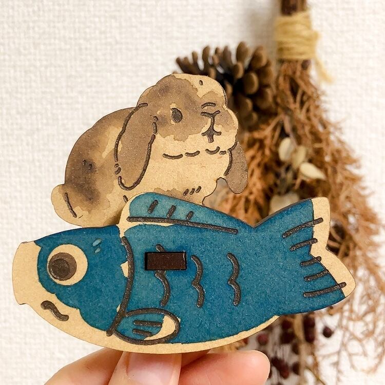 ゆらゆらする置物　たれみみさんと鯉のぼり