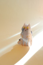 グレーの猫のヘアクリップ