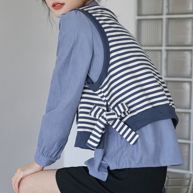 トップス レディース 2色 シャツ ベスト 袖あり ノースリーブ 長袖 リボン かわいい 大人可愛い シンプル カジュアル フェミニン おしゃれ お洒落 かっこいい クール おとな こなれ感 マニッシュ 個性的 レトロ 抜け感 ボーダー OL 学生 通学 デート お出かけ 女子会 休日 アウトドア 旅行 散歩 カフェ 送料無料 S M L XL ブルー ブラウン 春 秋 冬 シーズンレス 10代 20代 30代 40代 ママ 女性用 韓国 着回し 普段使い 重ね着 体型カバー コーデ スタイル プチプラ